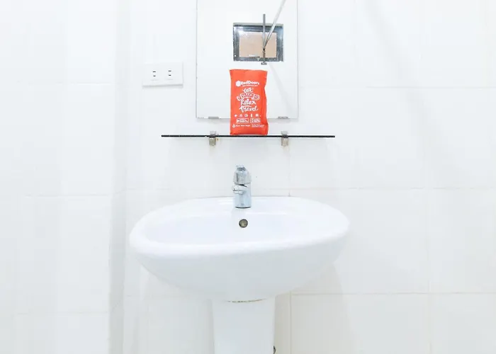 ホテル Reddoorz Near Bambang Station マニラ市