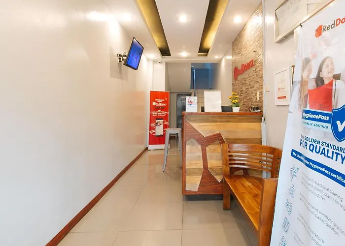 Reddoorz Near Bambang Station ホテル 2*