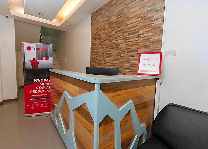 Reddoorz Near Bambang Station 2*